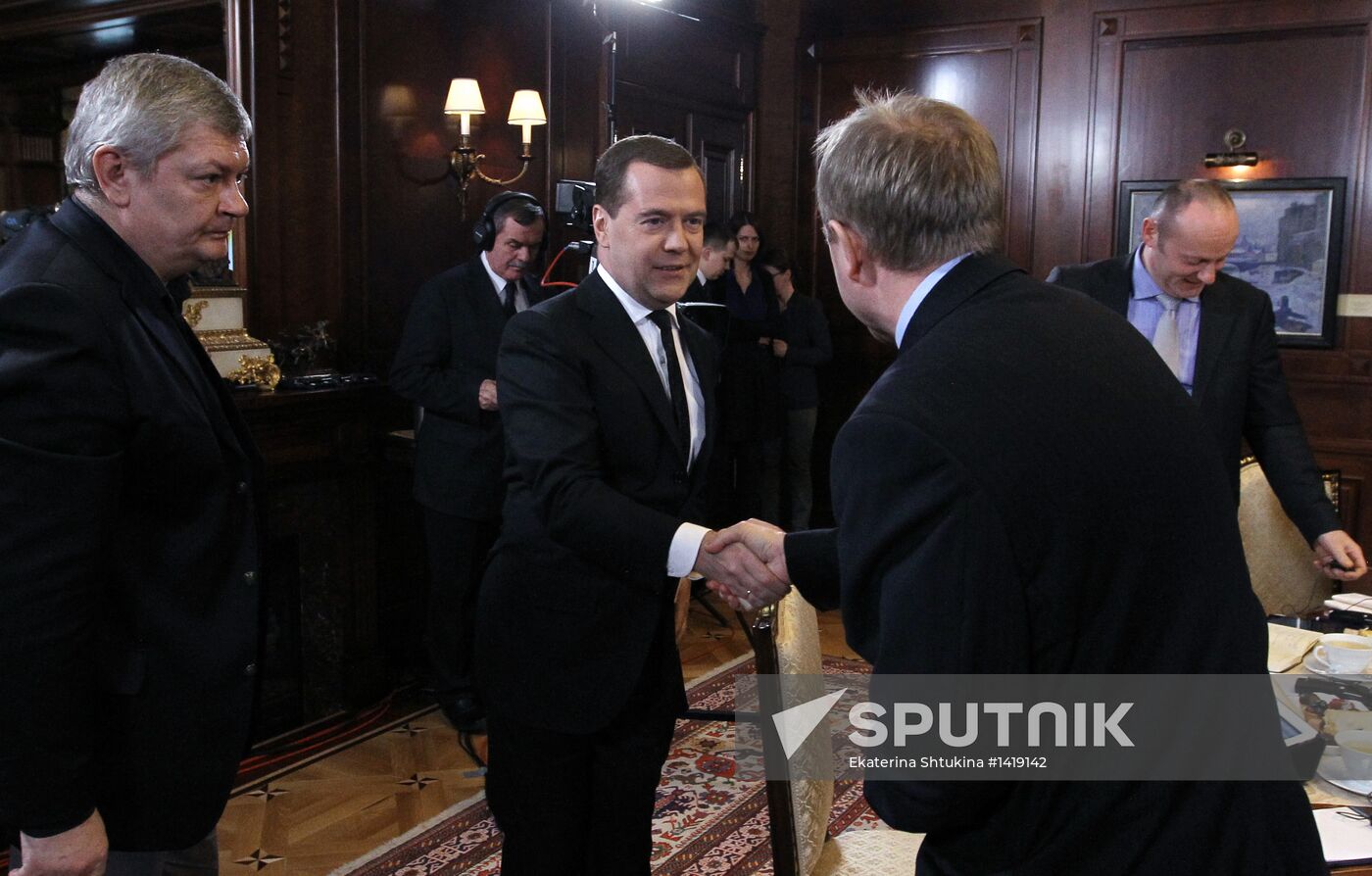 Dmitry Medvedev gives interview to leading European media
