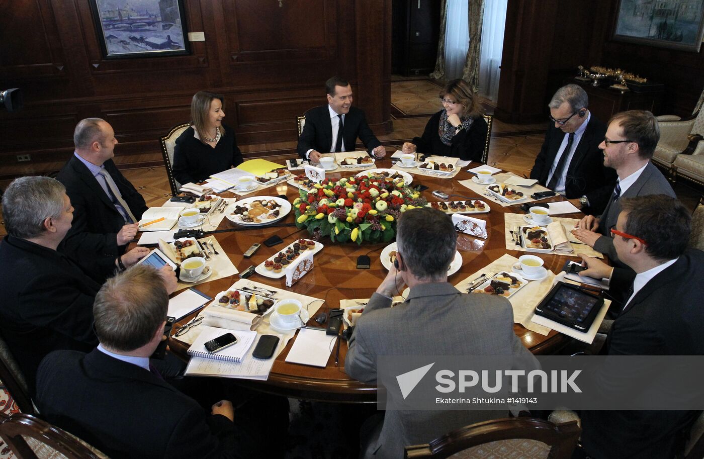 Dmitry Medvedev gives interview to leading European media