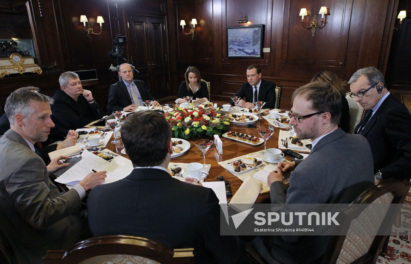 Dmitry Medvedev gives interview to leading European media