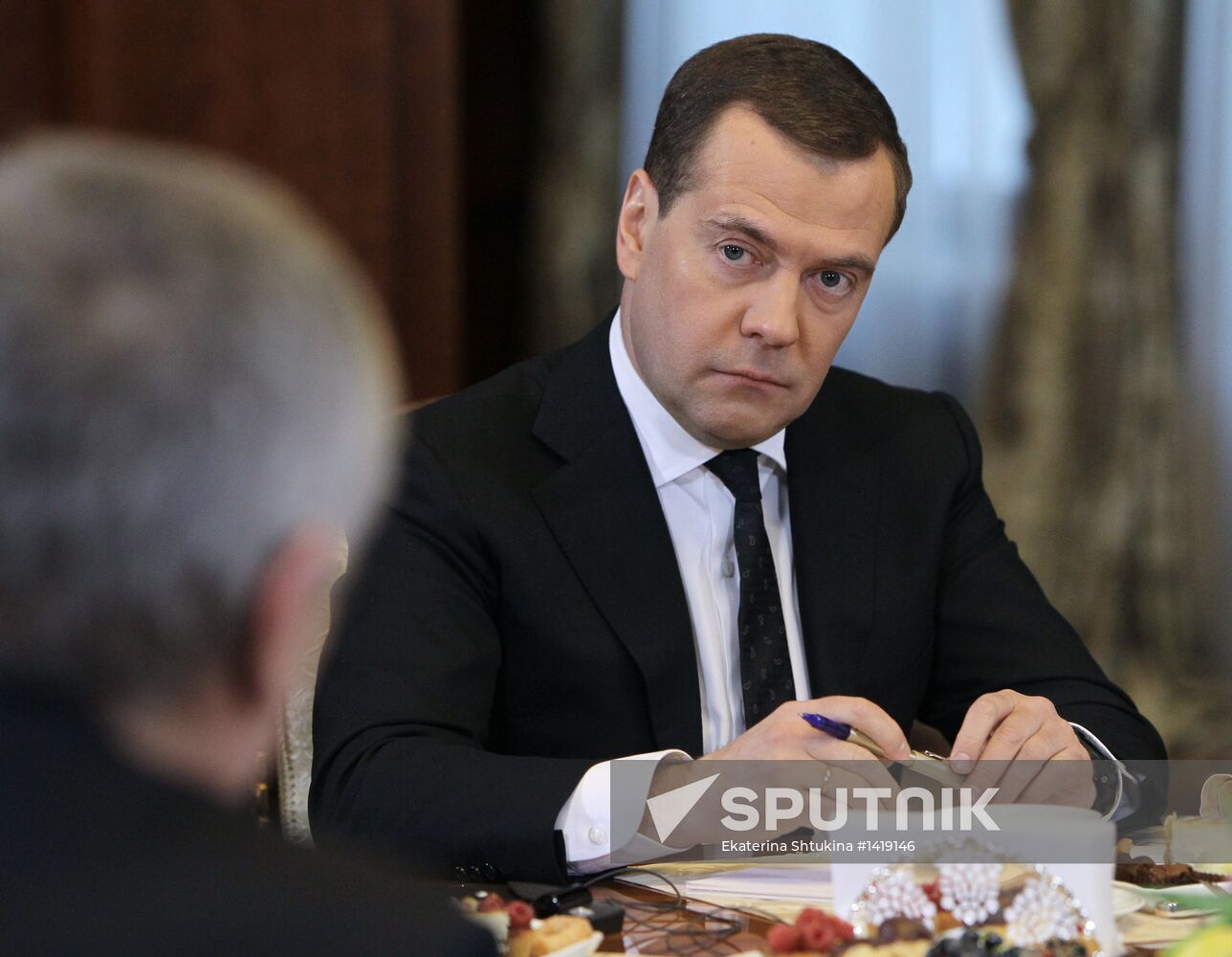 Dmitry Medvedev gives interview to leading European media