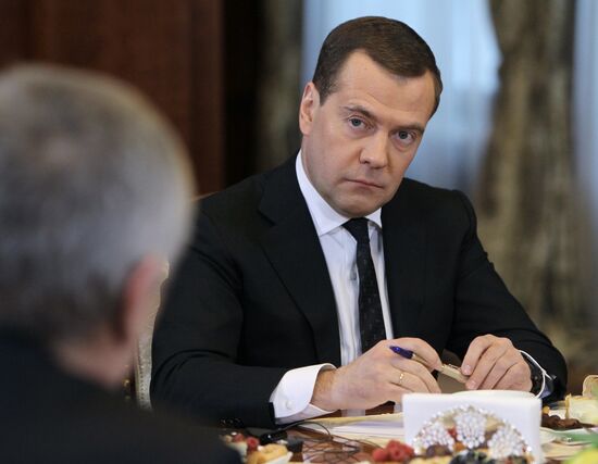 Dmitry Medvedev gives interview to leading European media