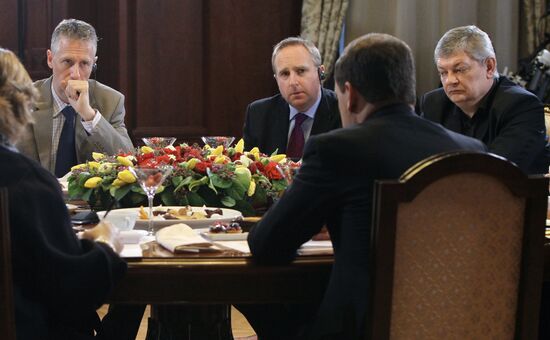 Dmitry Medvedev gives interview to leading European media