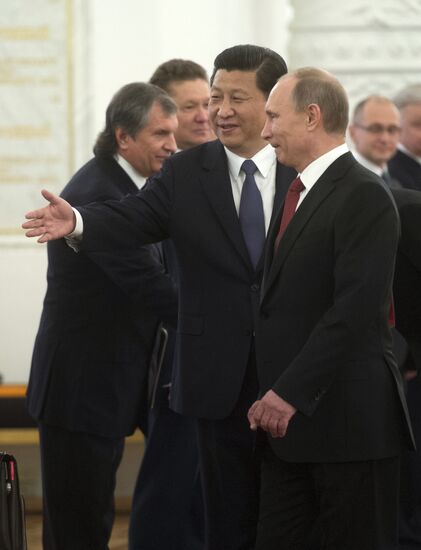 Vladimir Putin meets with Xi Jinping