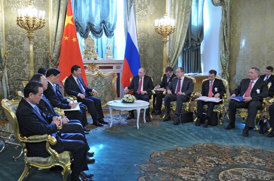 Vladimir Putin meets with Xi Jinping