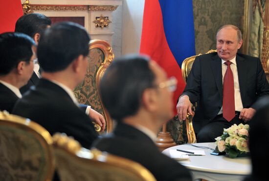 Vladimir Putin meets with Xi Jinping