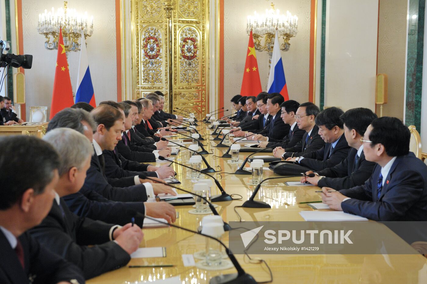 Vladimir Putin meets with Xi Jinping