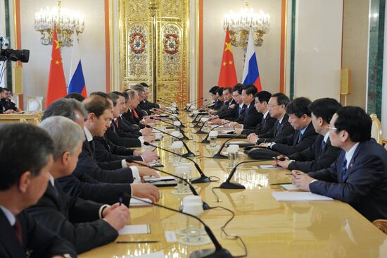 Vladimir Putin meets with Xi Jinping