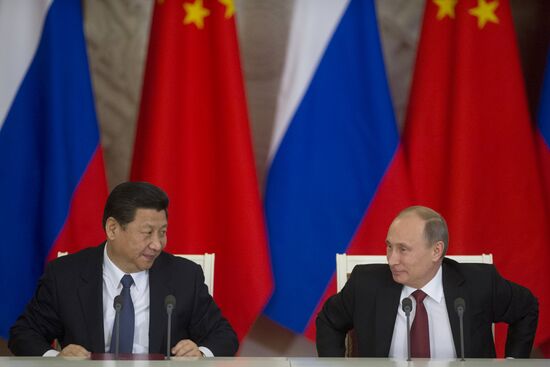 Vladimir Putin meets with Xi Jinping