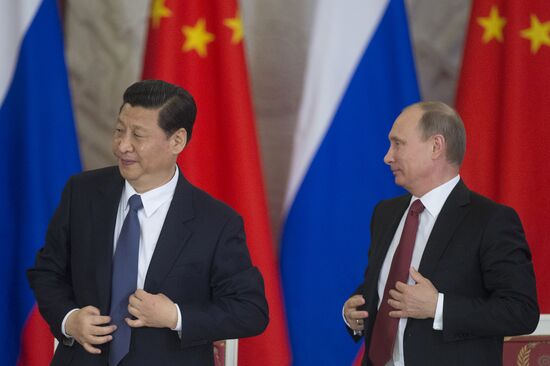 Vladimir Putin meets with Xi Jinping