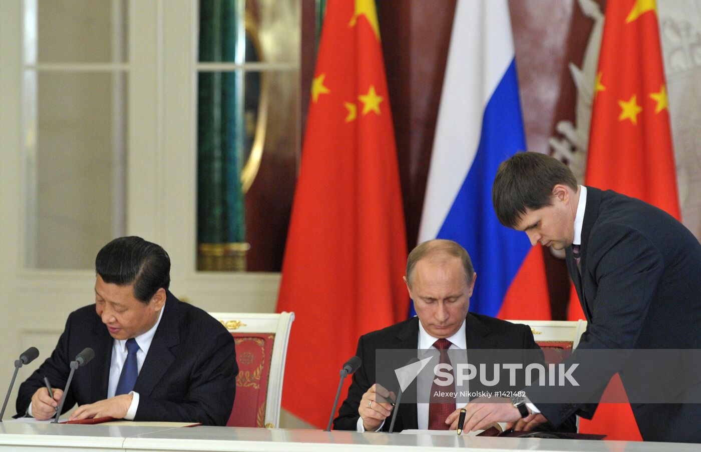 Vladimir Putin meets with Xi Jinping