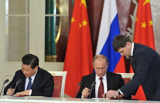 Vladimir Putin meets with Xi Jinping