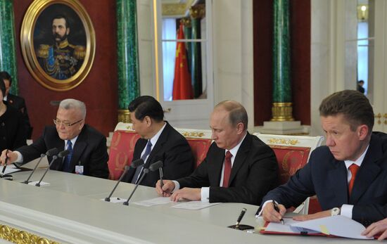 Vladimir Putin meets with Xi Jinping