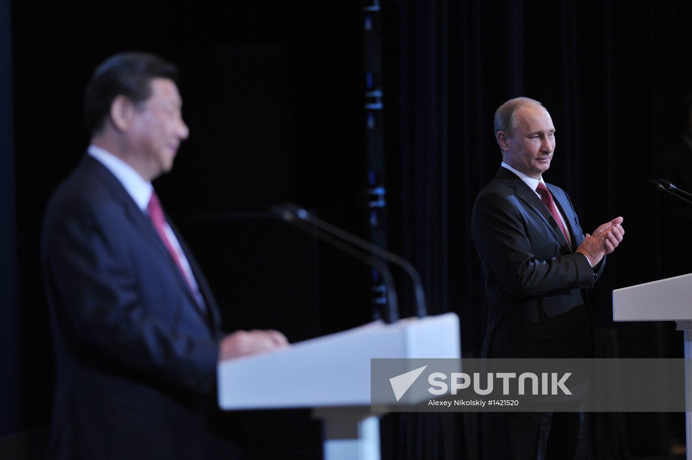 Vladimir Putin meets with Xi Jinping