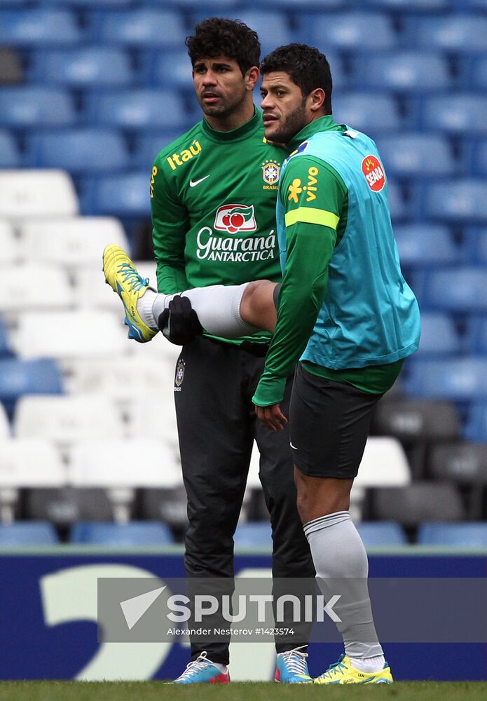 Brazilian national football team holds training session