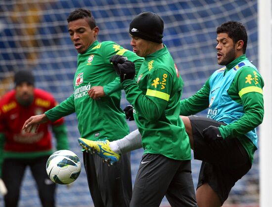 Brazilian national football team holds training session