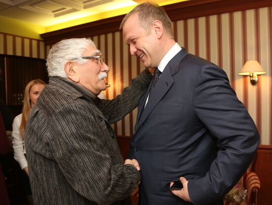 Moscow's "Et Cetera" Theater celebrates 20th anniversary