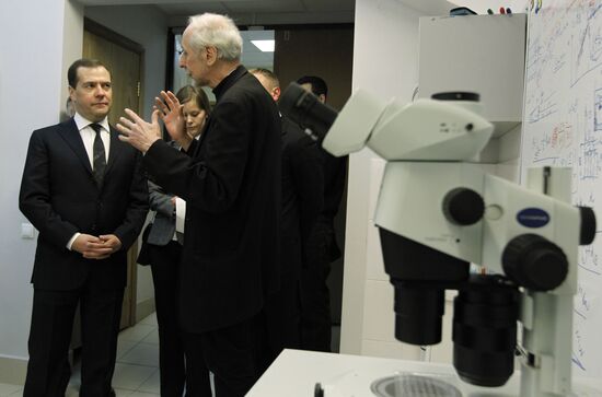 Medvedev visits Moscow Institute for Physics and Technology