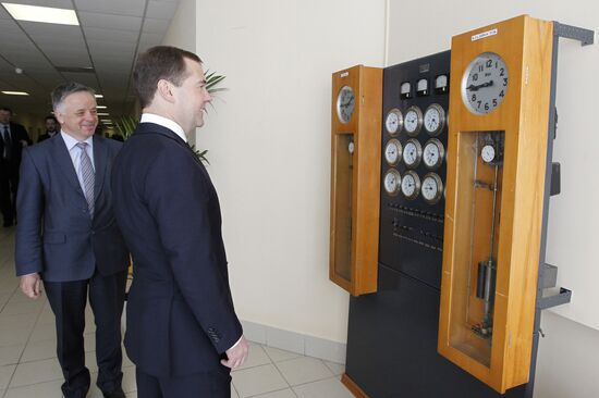 Medvedev visits Moscow Institute for Physics and Technology