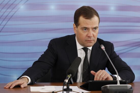 Medvedev visits Moscow Institute for Physics and Technology