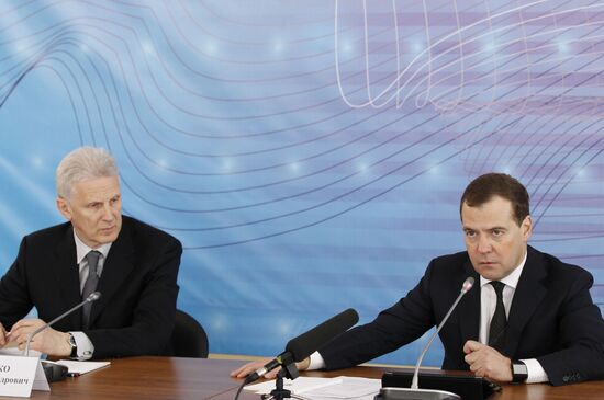 Medvedev visits Moscow Institute for Physics and Technology