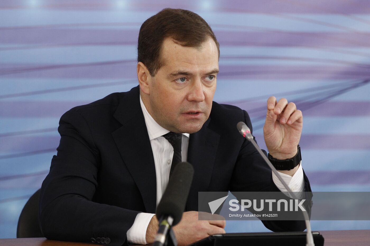 Medvedev visits Moscow Institute for Physics and Technology