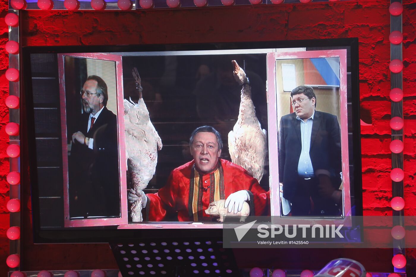 "Newsical" Gospodin Khoroshy airs on Dozhd Internet TV channel