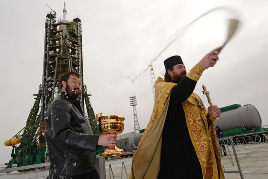 Blessing ritual performed for Soyuz TMA-08M spacecraft