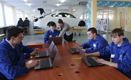 Training facility opened for automobile assembly plants