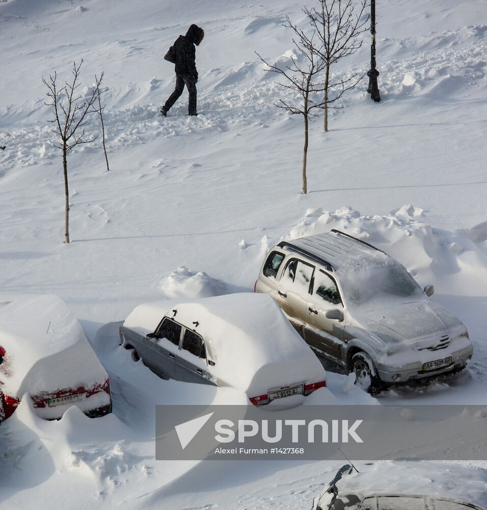 After snowstorm in Kiev