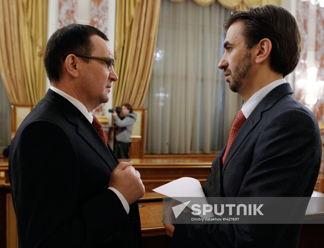 Dmitry Medvedev chairs Russian Government meeting