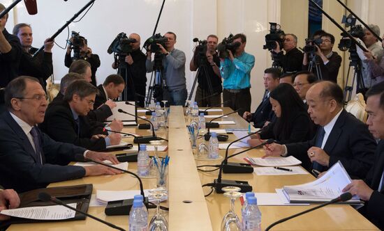 Sergei Lavrov and Surapong Tovichakchaikul meet in Moscow