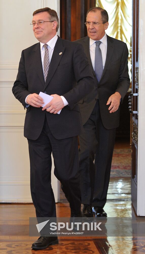 Meeting of Russian and Ukrainian foreign ministers