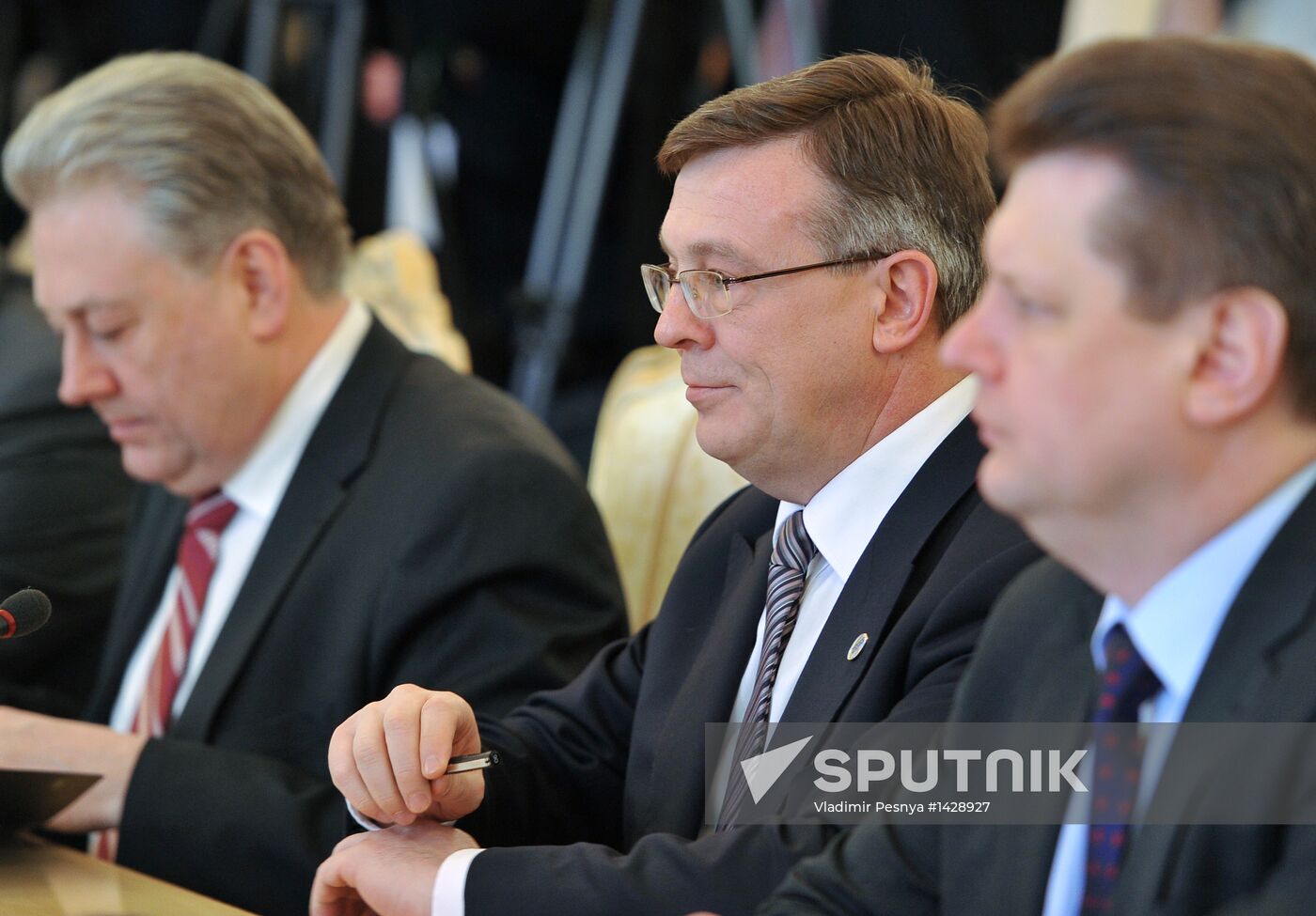Meeting of Russian and Ukrainian foreign ministers