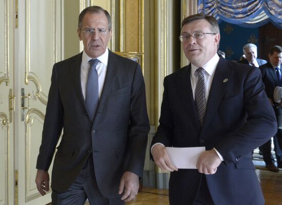 Meeting of Russian and Ukrainian foreign ministers