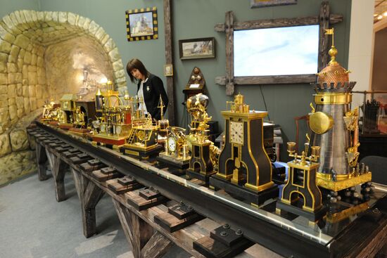 Russian Antique Salon opens