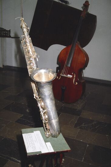 Saxophone and cello