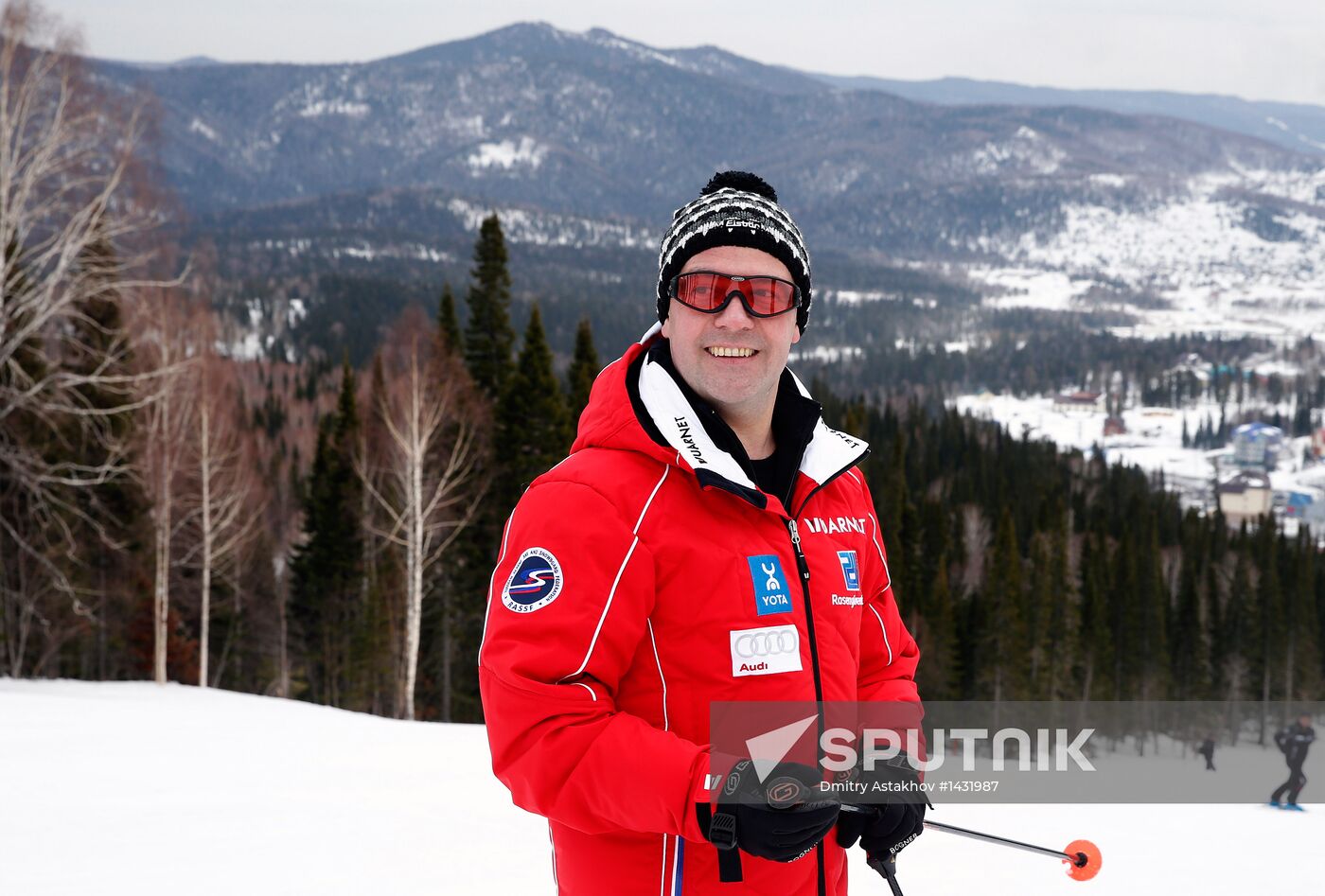 Dmitry Medvedev visits Sheregesh ski resort