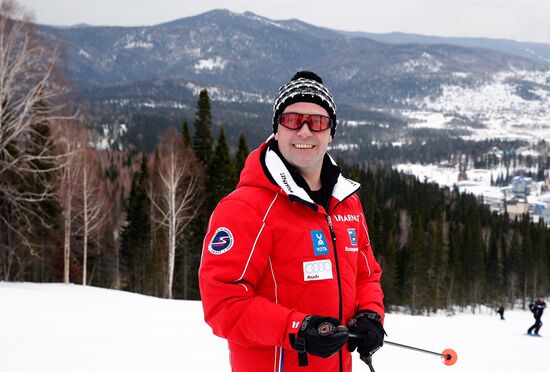 Dmitry Medvedev visits Sheregesh ski resort