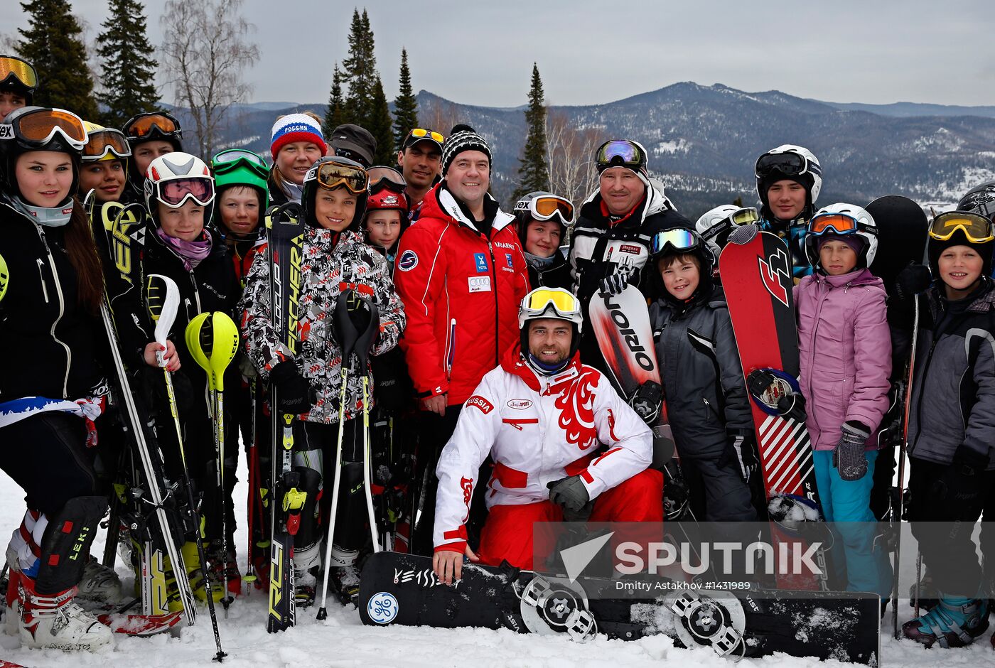 Dmitry Medvedev visits Sheregesh ski resort