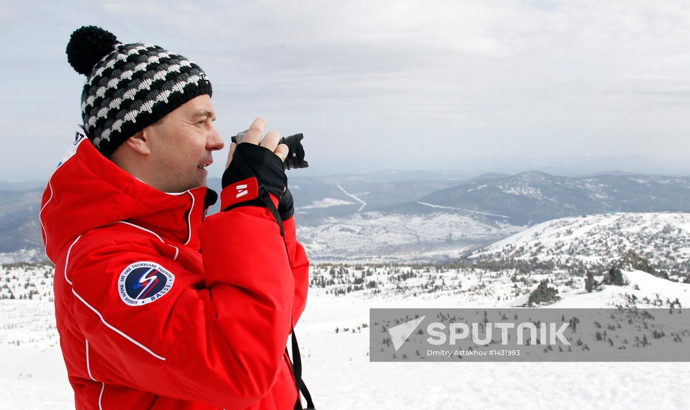 Dmitry Medvedev visits Sheregesh ski resort