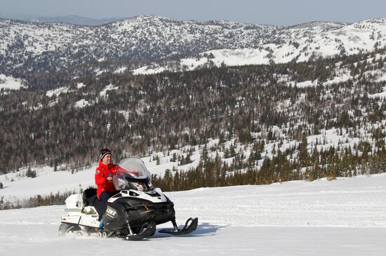 Dmitry Medvedev visits Sheregesh ski resort