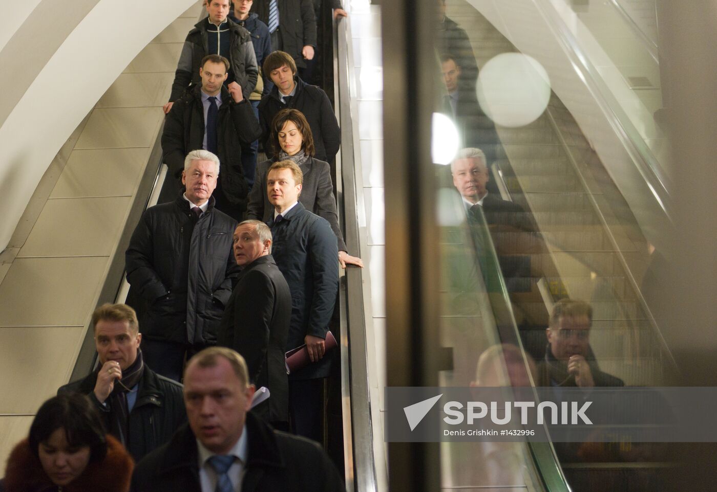 Sergei Sobyanin tests new metro ticket system