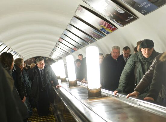 Sergei Sobyanin tests new metro ticket system