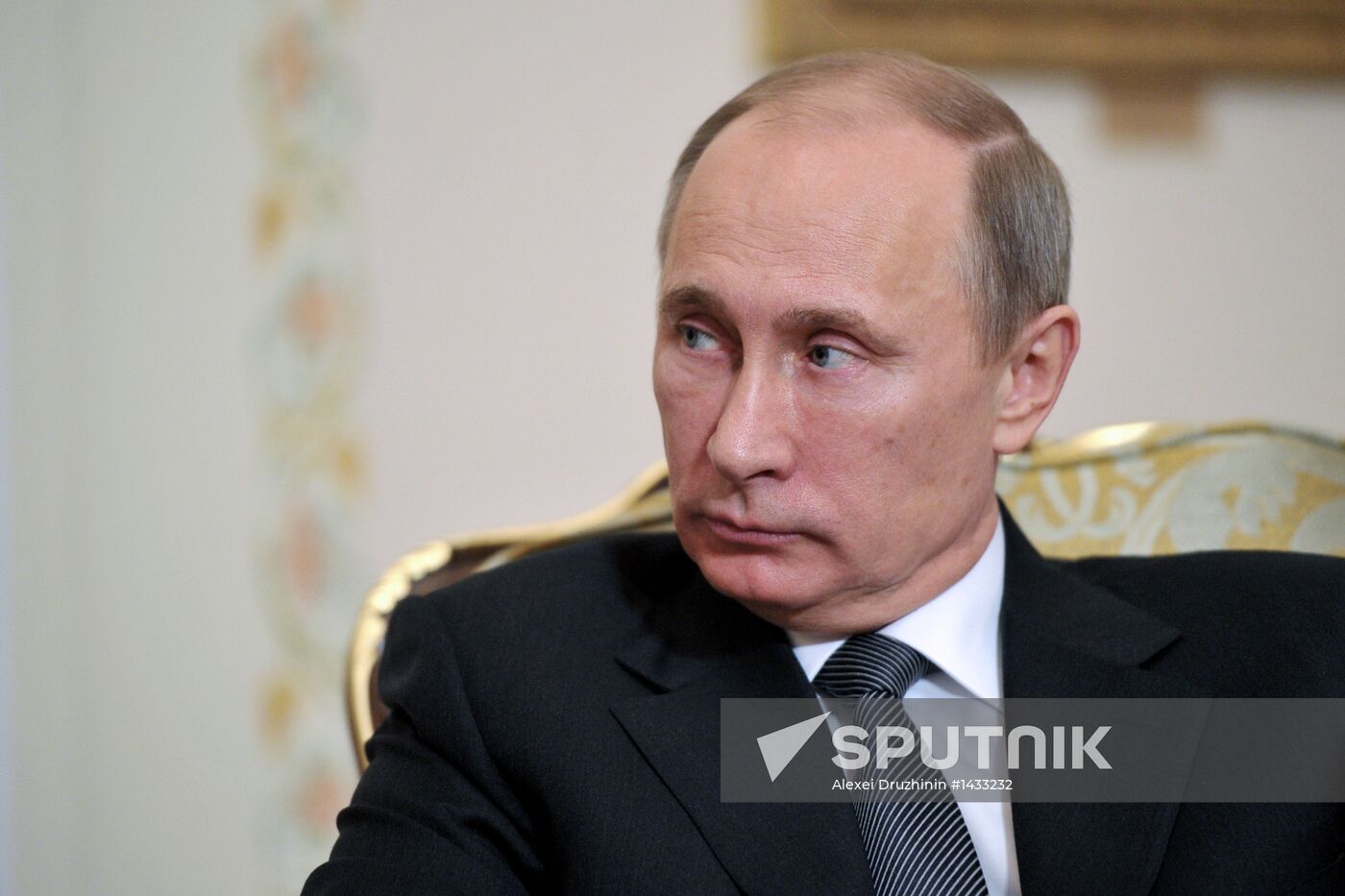 Putin meets with Yemen's President Abd Rabbuh Mansur Hadi