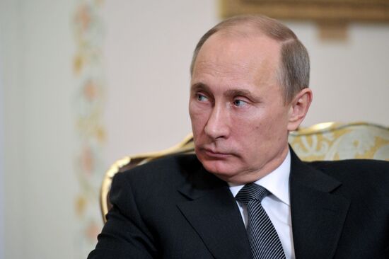 Putin meets with Yemen's President Abd Rabbuh Mansur Hadi