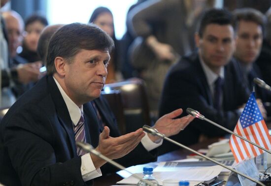 Round table with US Ambassador Michael McFaul