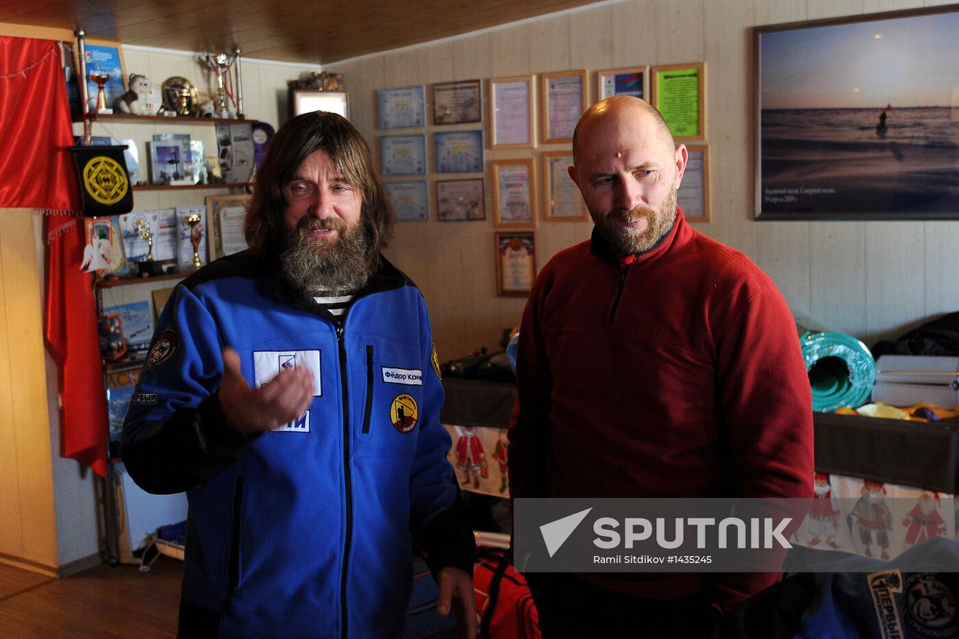 Fyodor Konyukhov heads out on dogsled expedition