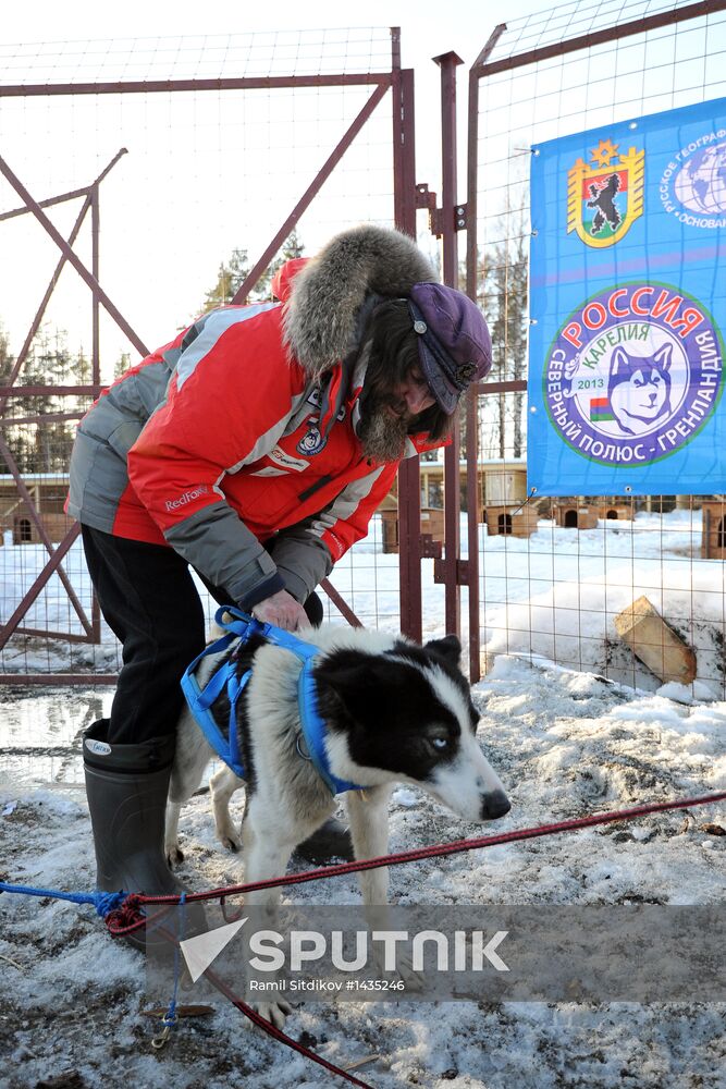Fyodor Konyukhov heads out on dogsled expedition