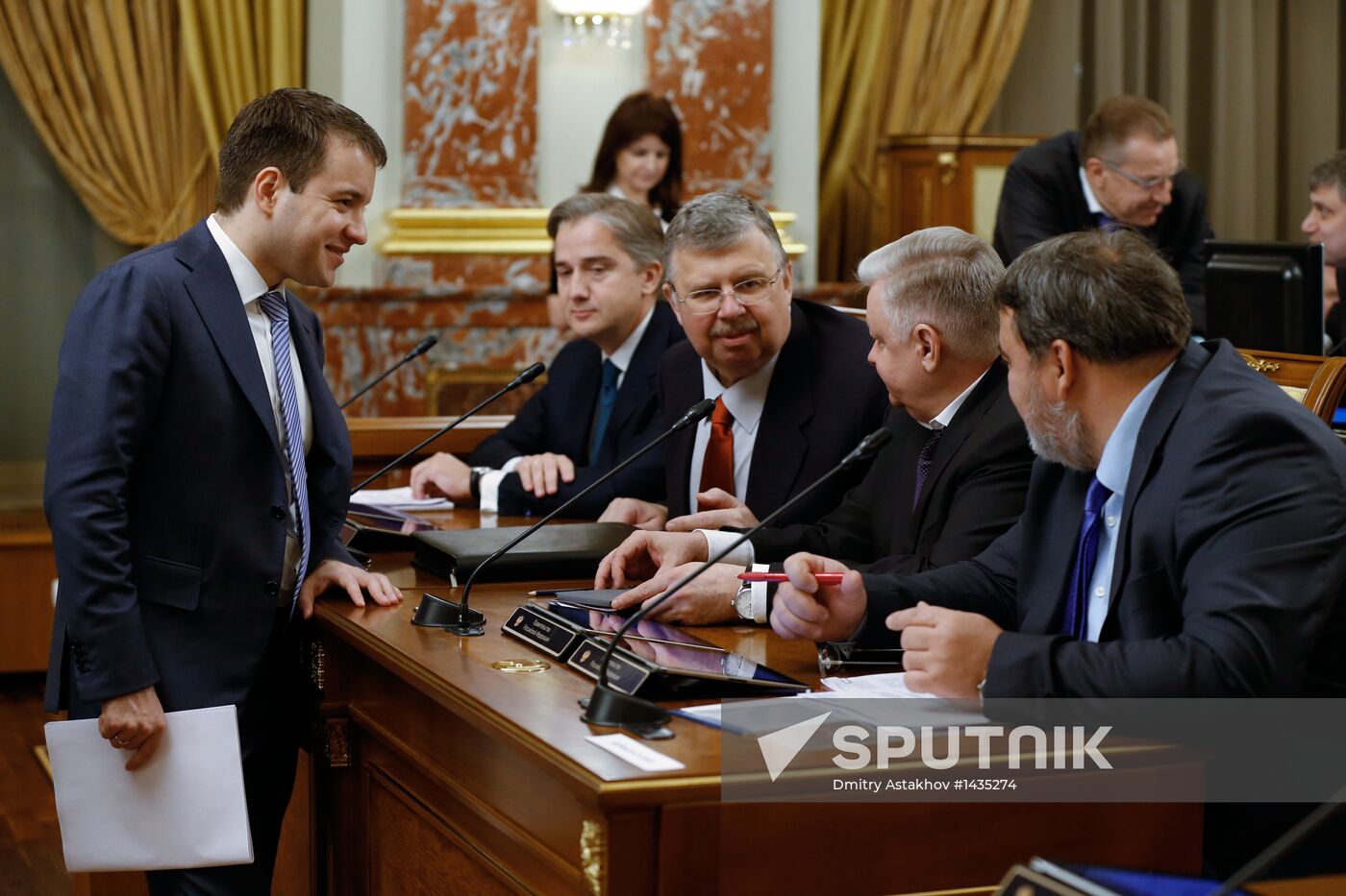 Dmitry Medvedev chairs Russian Government meeting