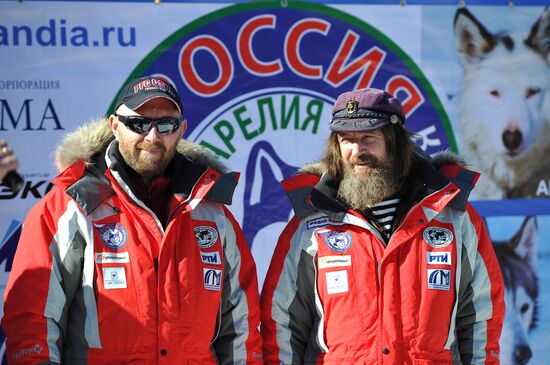 Fyodor Konyukhov heads out on dogsled expedition